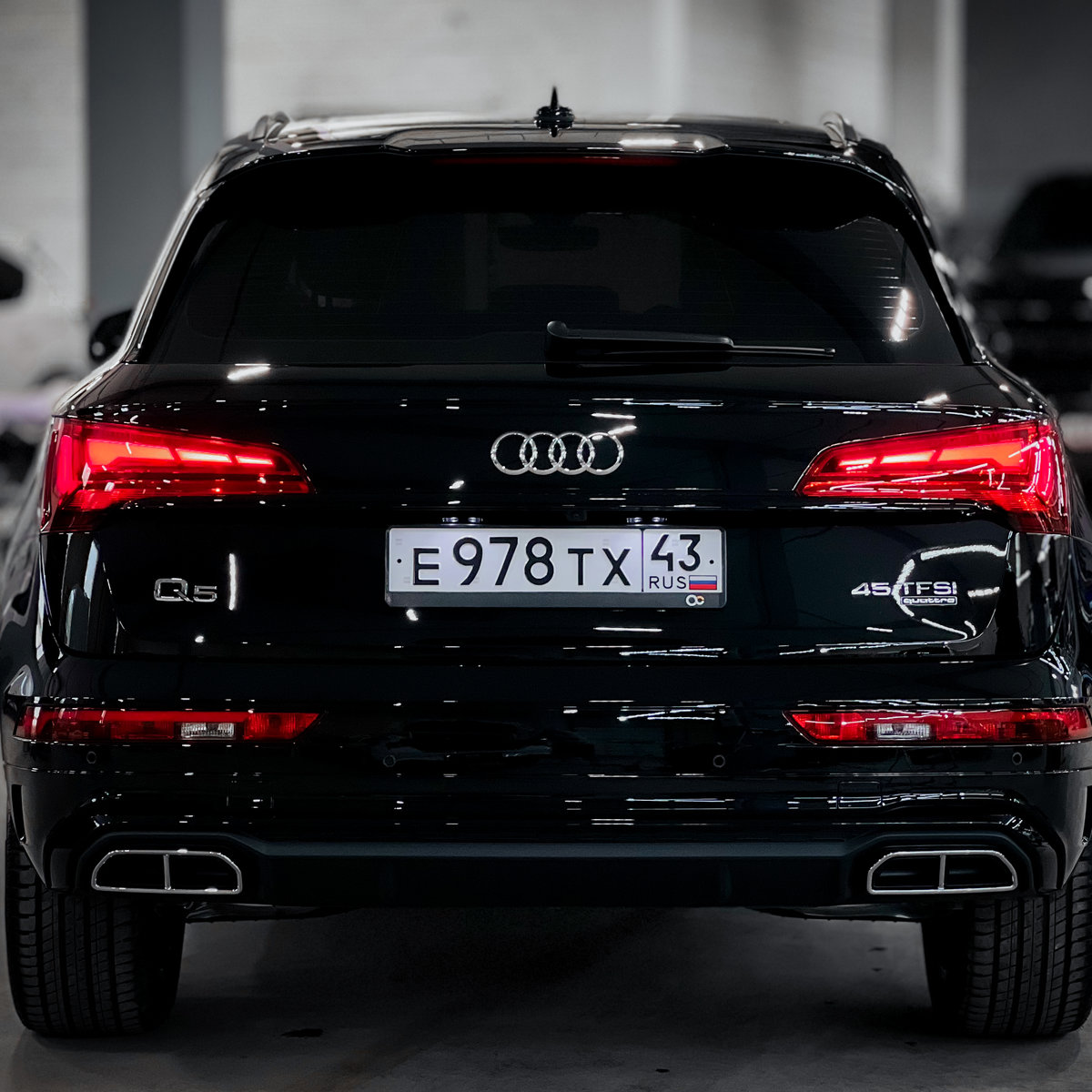 Миниатюра Антигравийная оклейка Audi Q5 глянцевой полиуретановой пленкой